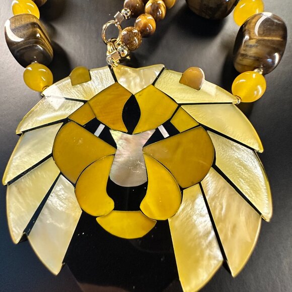🦁 LS Designer Statement Necklace – 18” Tiger’s Eye & Shell Mosaic Lion Pendant - Picture 3 of 3